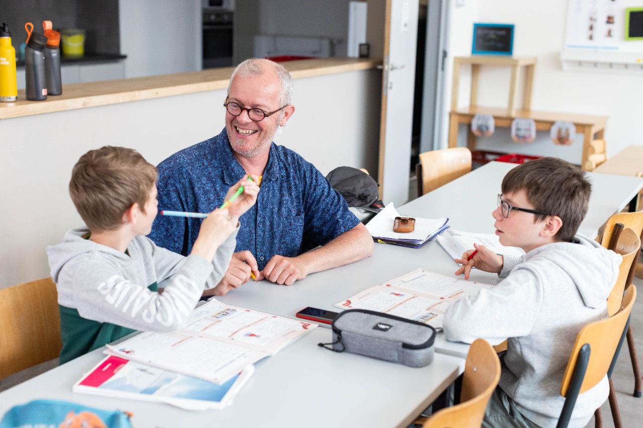 Leerondersteuner met kind